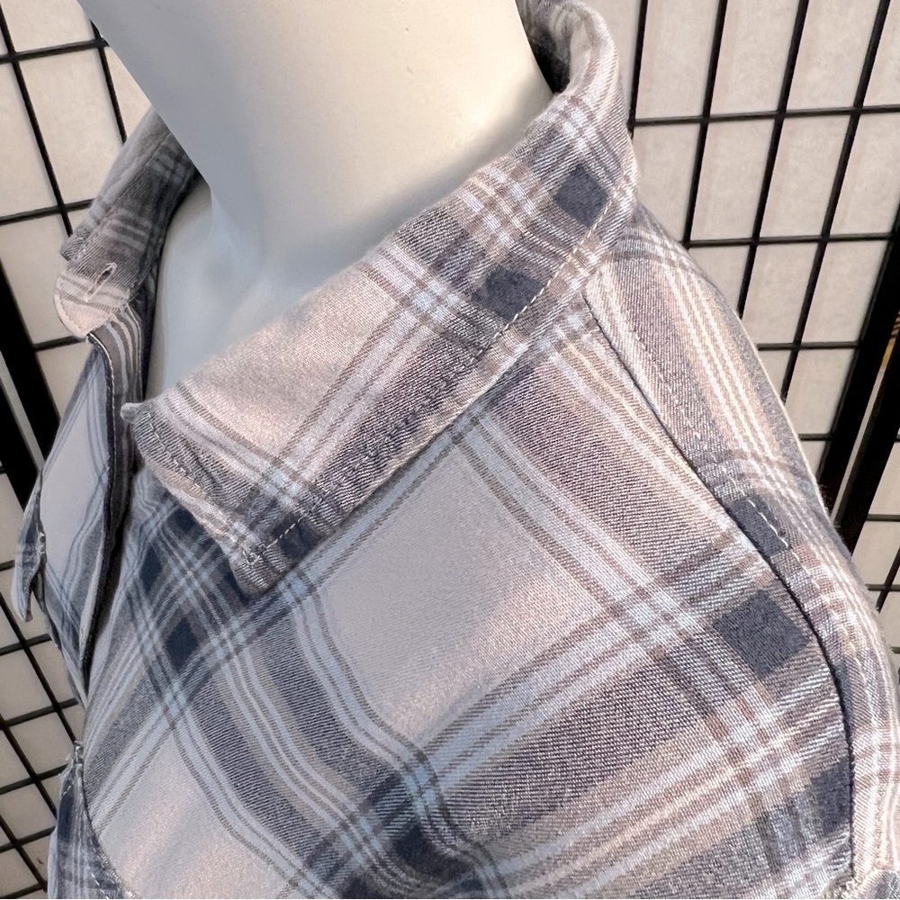 Maurices Blue Gray Plaid Long Sleeve Button Down Collared Shirt - Picture 7 of 12